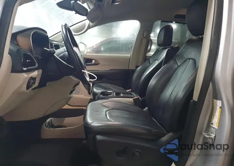 2018 Chrysler Pacifica Touring L z USA, uszkodzony, nr VIN 2C4RC1BG9JR317880